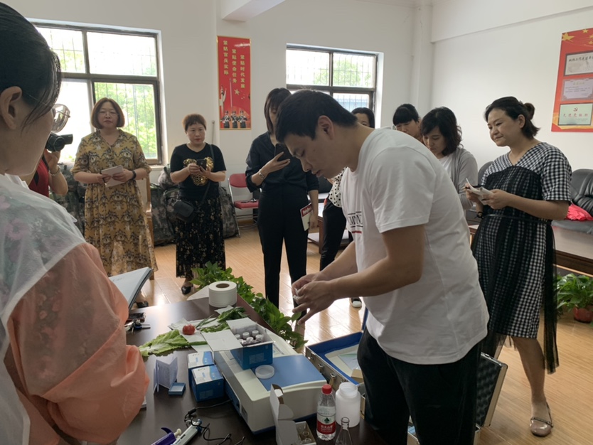 豪门国际技术人员在驻马店进行操作培训